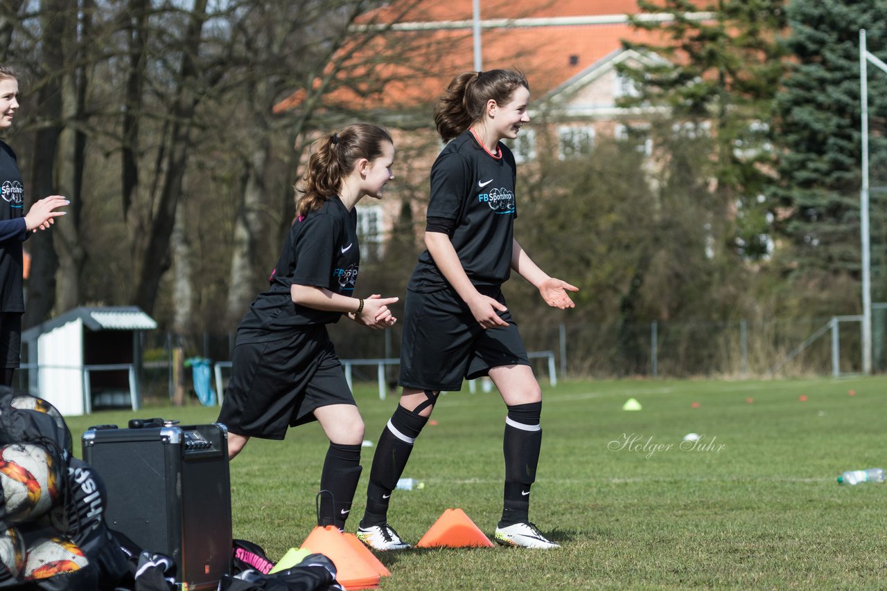 Bild 66 - C-Juniorinnen SV Steinhorst/Labenz - TSV Friedrichsberg-Busdorf : Ergebnis: 5:0